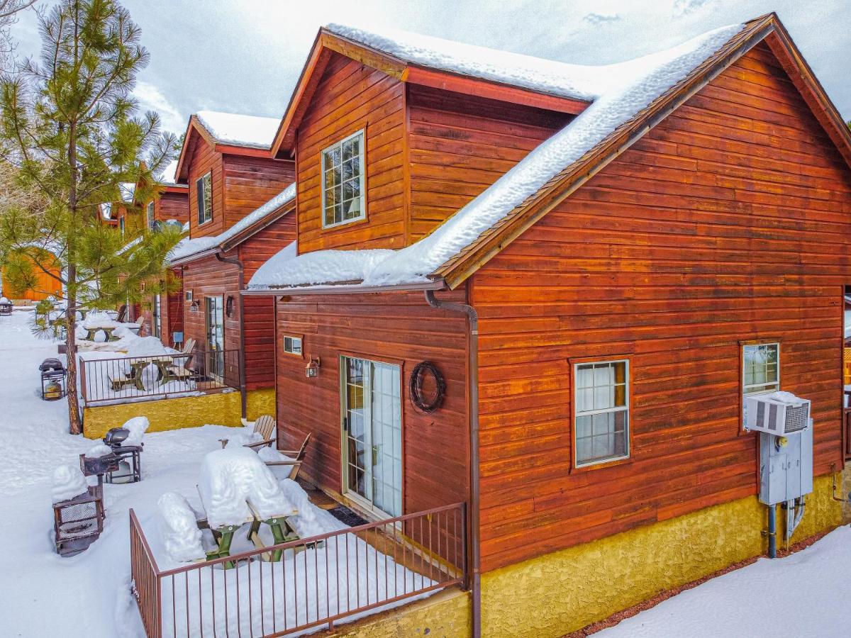 Cabin #4 The Wolves Den - Pet Friendly- Sleeps 6 - Playground & Game Room Пейсън Екстериор снимка