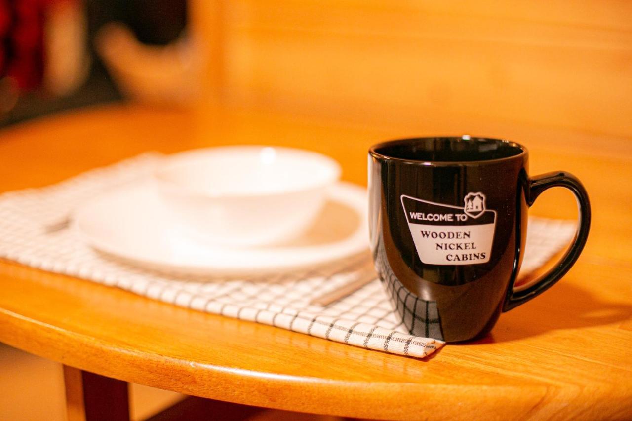 Cabin #4 The Wolves Den - Pet Friendly- Sleeps 6 - Playground & Game Room Пейсън Екстериор снимка