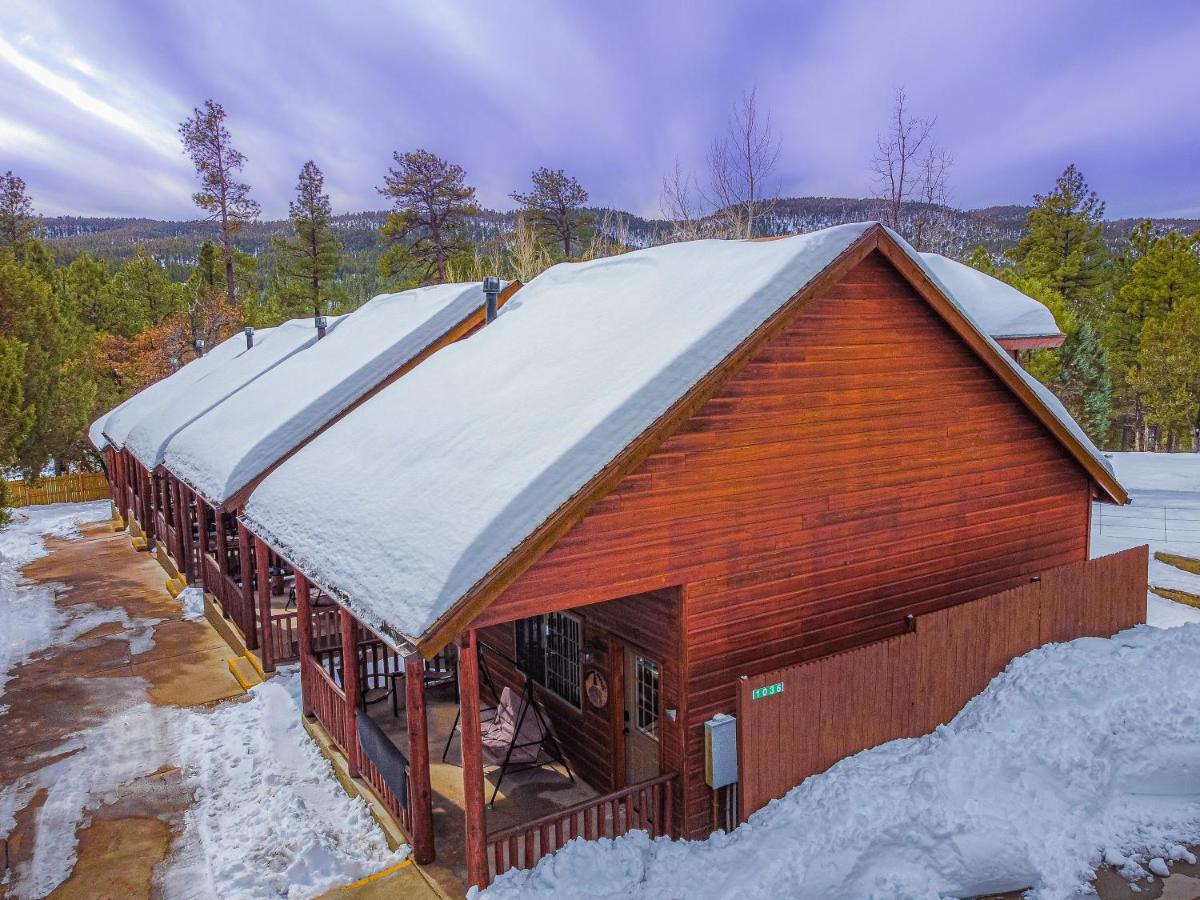 Cabin #4 The Wolves Den - Pet Friendly- Sleeps 6 - Playground & Game Room Пейсън Екстериор снимка