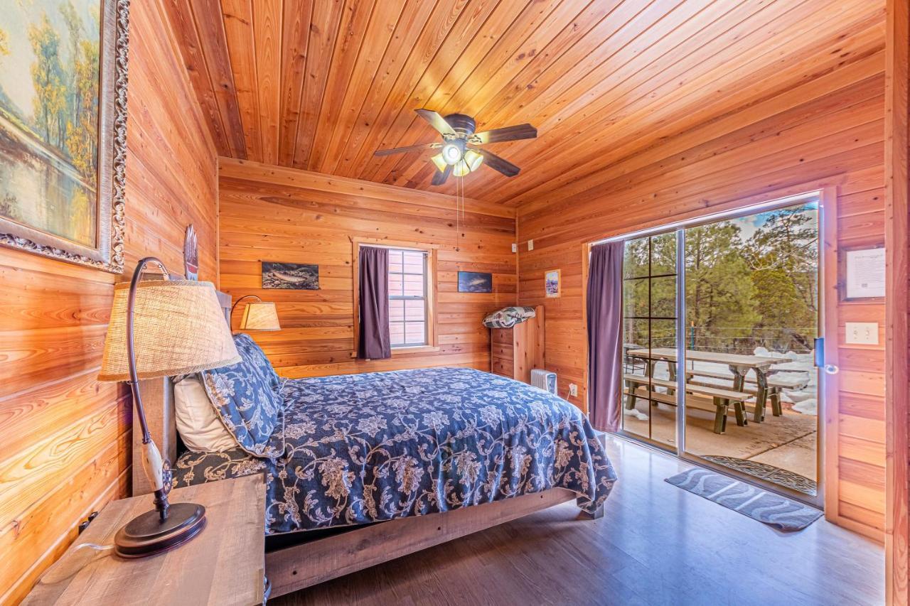 Cabin #4 The Wolves Den - Pet Friendly- Sleeps 6 - Playground & Game Room Пейсън Екстериор снимка